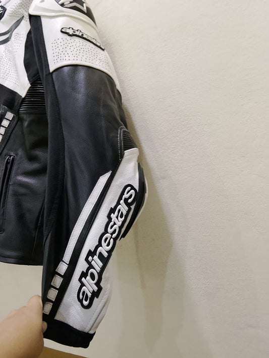 Men's CE-Armored Motorcycle Leather Jacket – Full Protection